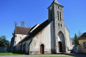 "Silhouette debout face au soleil – slam sur la transmission et le feu intérieur"